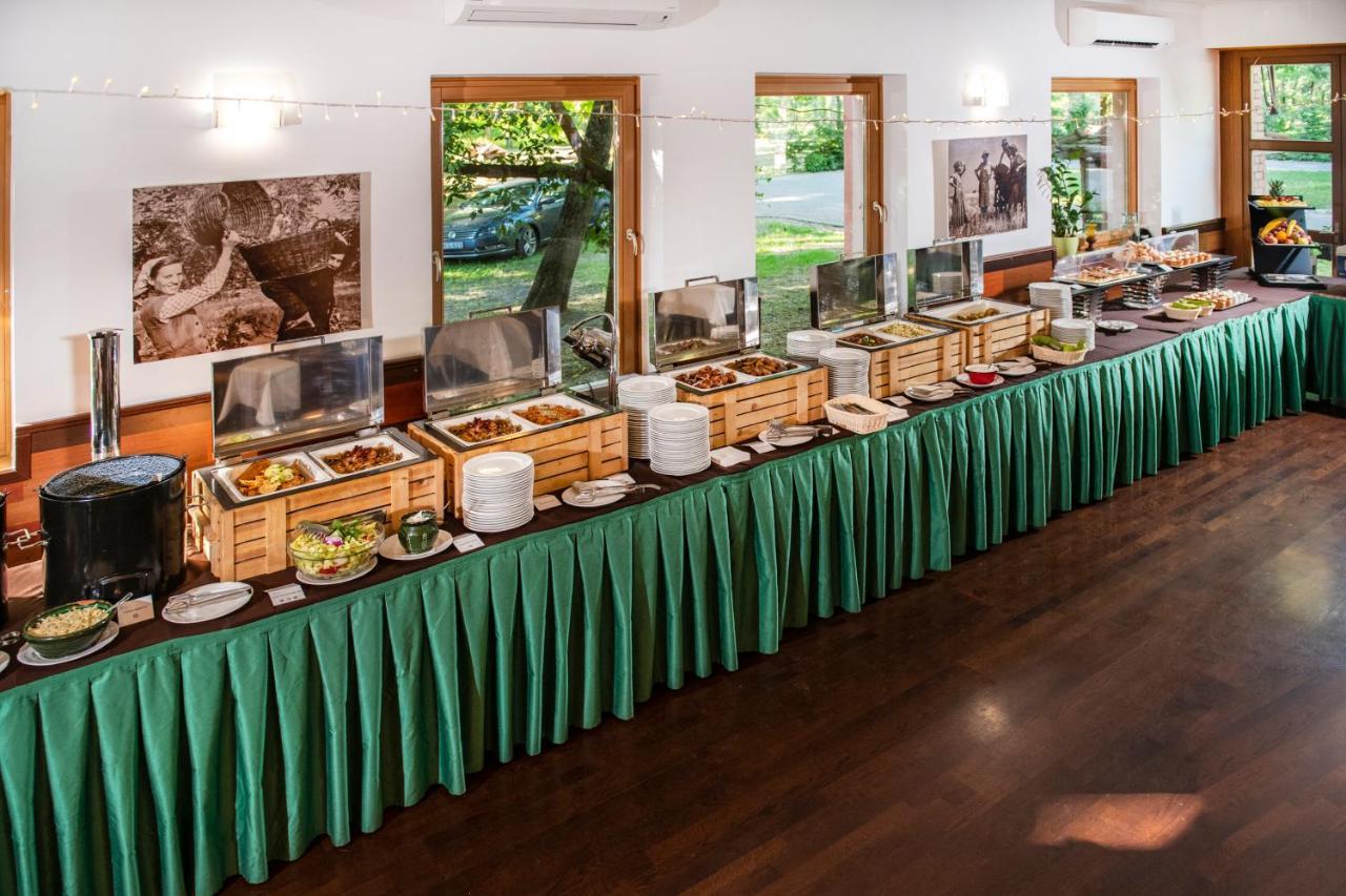 Zichy Park Hotel Bikács Eksteriør bilde