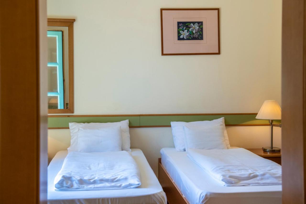 Zichy Park Hotel Bikács Eksteriør bilde